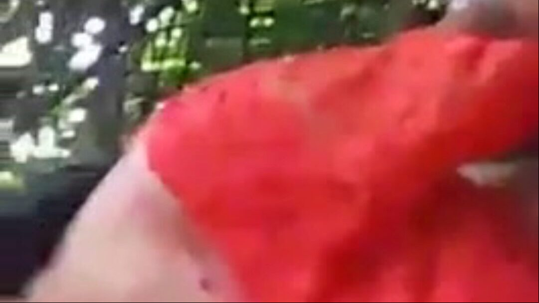 kerala ..mallu college wench med 2 pojkvän mallu hotty uppslukande kuk .... bröst suger